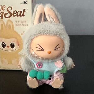 POP MART- Have a Seat- HEHE confirmed